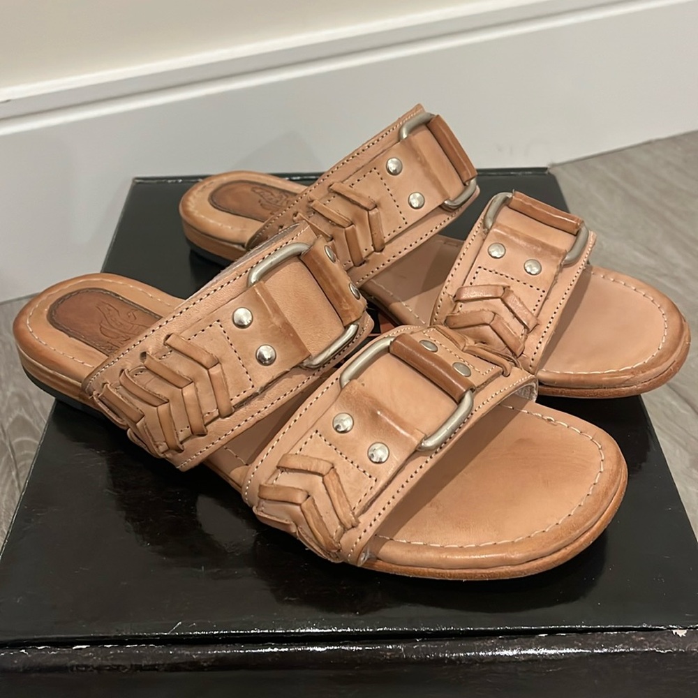 NIB Freebird Sage Sandals - Camel Size 9